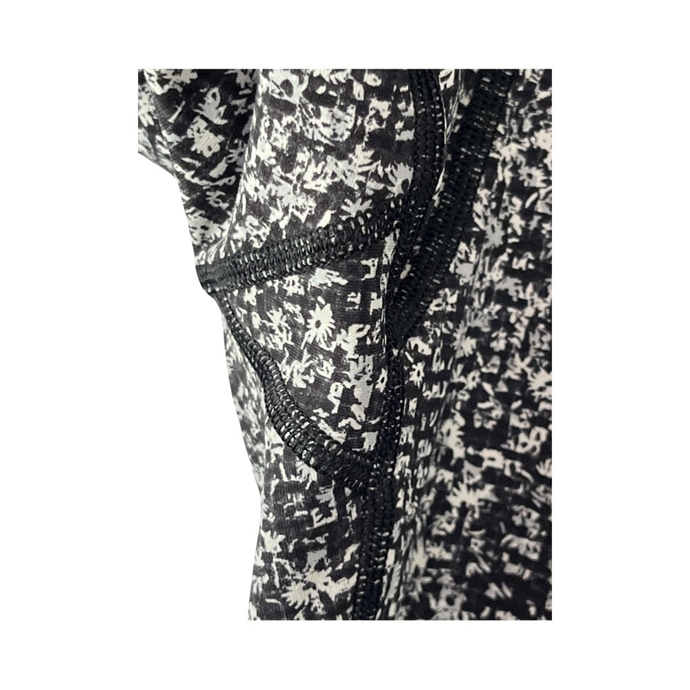 Lululemon Wunder Under Crop Leggings Mosaic Print with Mech Panels Size 6 EUC - Picture 4 of 9